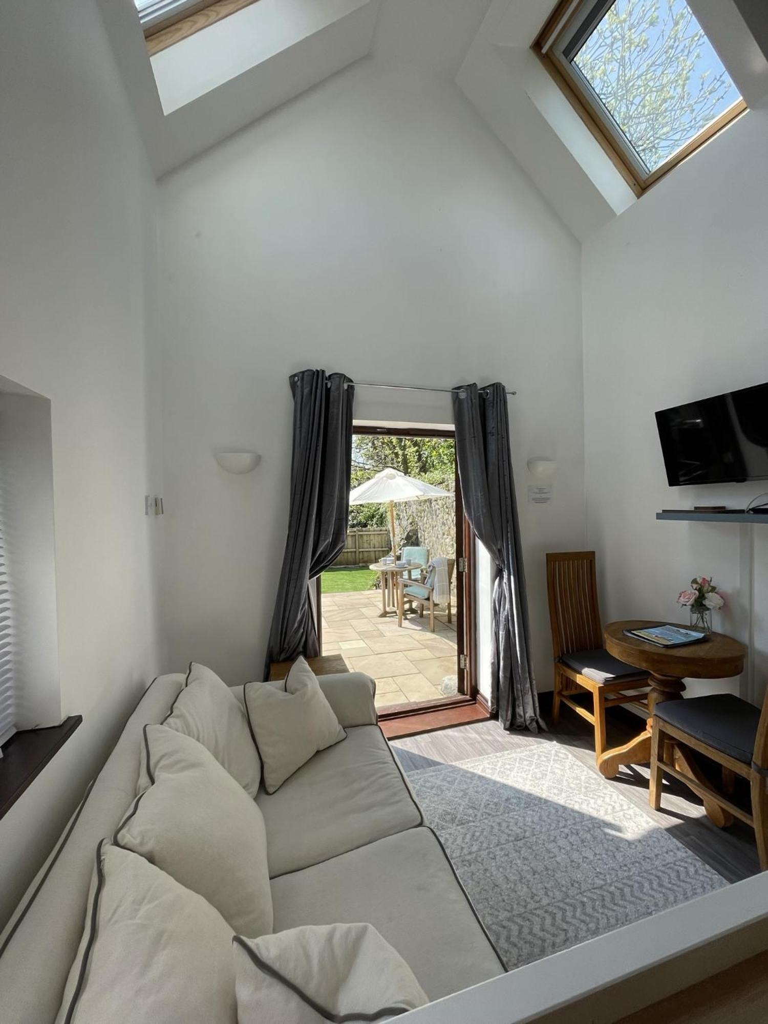 The Stables - Detached Cottage With Private Garden & Hot Tub St Austell Værelse billede