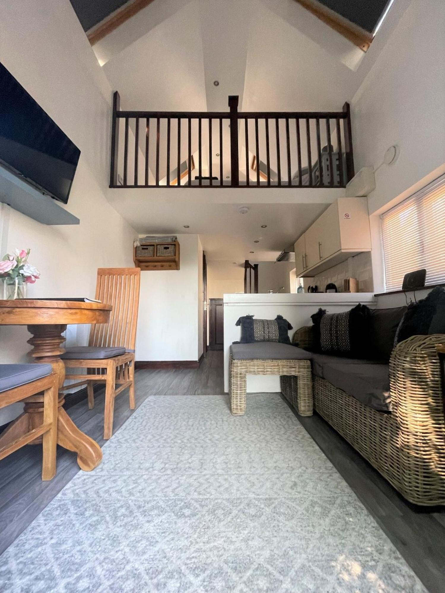 The Stables - Detached Cottage With Private Garden & Hot Tub St Austell Eksteriør billede